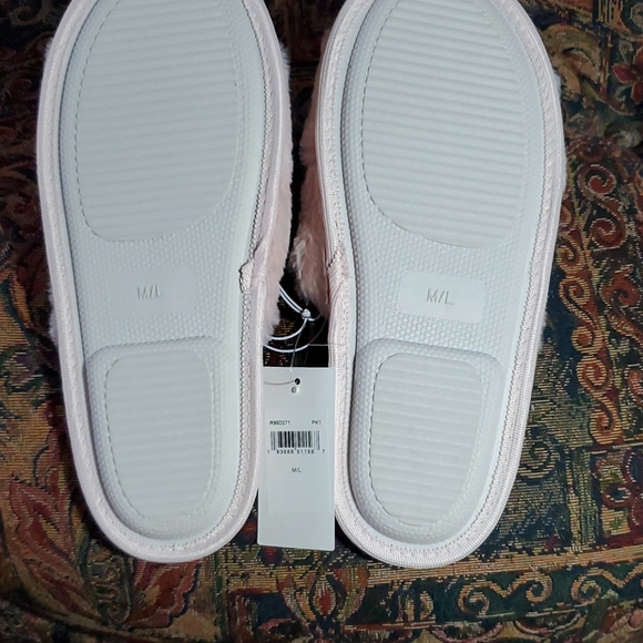 Splendid House Slippers - Picture 3 of 5